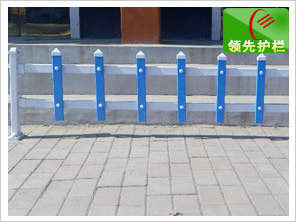 草坪栅栏